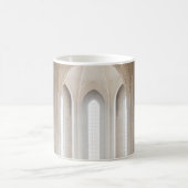 LEERE KATHEDRALE INNERHALB KAFFEETASSE (Mittel)