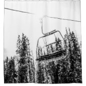 Leere Skilift // Schwarzer und Weißer Winter Duschvorhang (Vorderseite)