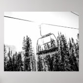 Leere Skilift // Schwarzer und Weißer Winter Poster (Vorne)