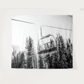 Leere Skilift // Schwarzer und Weißer Winter Wandteppich (Vorderseite (Horizontal))