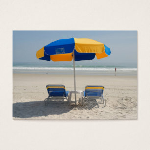 leere Strandstühle