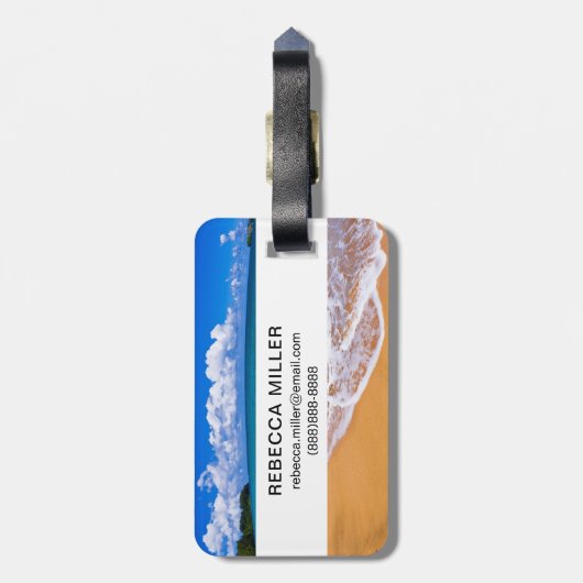 Leerer Strand und blaues Wasser Gepäckanhänger (Rückseite vertikal)