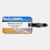 Leerer Strand und blaues Wasser Gepäckanhänger (Rückseite horizontal)