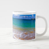 Leerer Strand und blaues Wasser Jumbo-Tasse (Rechts)