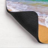 Leerer Strand und blaues Wasser Mousepad (Ecke)