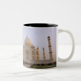 Leeres Charbagh arbeitet beim Taj Mahal in im Zweifarbige Tasse