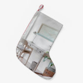 LEERTER SCHREIBTISCH IN DER NÄHE KLEINER WEIHNACHTSSTRUMPF (Vorderansicht (hängend))