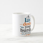 Leg deine Last ab, moderner Bibelvers Kaffeetasse (VorderseiteRechts)