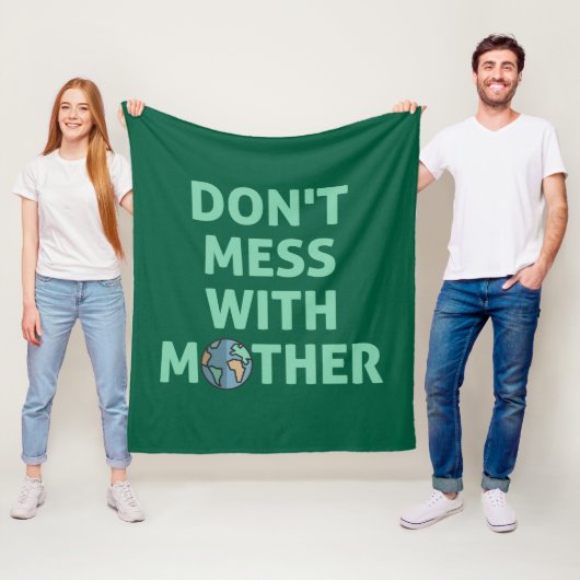 Leg dich nicht mit Mutter an! Fleecedecke (Beispiel)