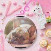 Legen der französischen Bulldogge Pappteller (Party)