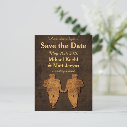 Legendäre Liebe Save the Date Postcard Gay Wedding Ankündigungspostkarte (Stehend Vorderseite)
