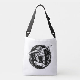 Legendärer Skater beim Skateboarden im Mittelluftb Tragetaschen Mit Langen Trägern