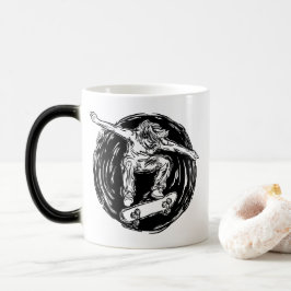 Legendärer Skater beim Skateboarden im Mittelluftb Verwandlungstasse