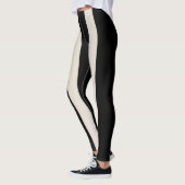 Leggings aus schwarzem und weißem Streifen (Links)
