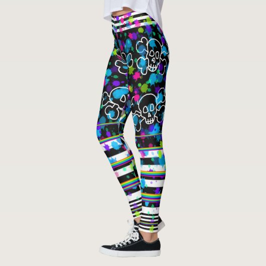 Leggings, gestreift mit Schädel und Kreuzknochen Leggings (Links)