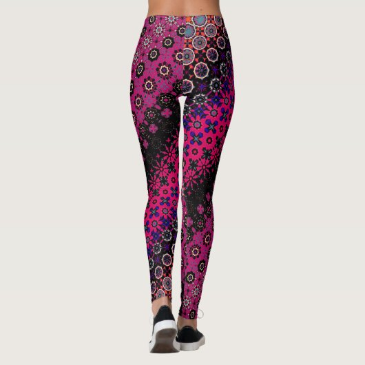 Leggings mit abstraktem, rosafarbenem Muster (Rückseite)