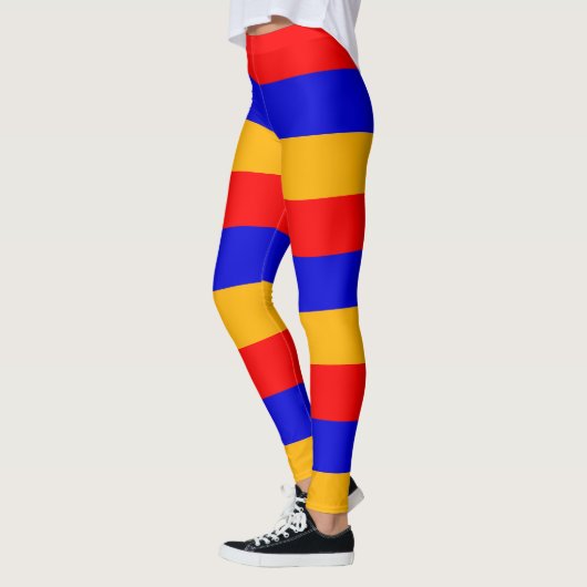 Leggings unter armenischer Flagge (Links)