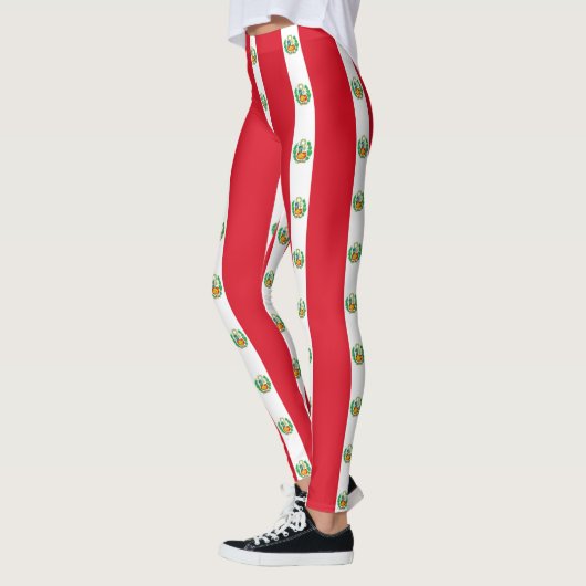 Leggings unter peruanischer Flagge (Links)