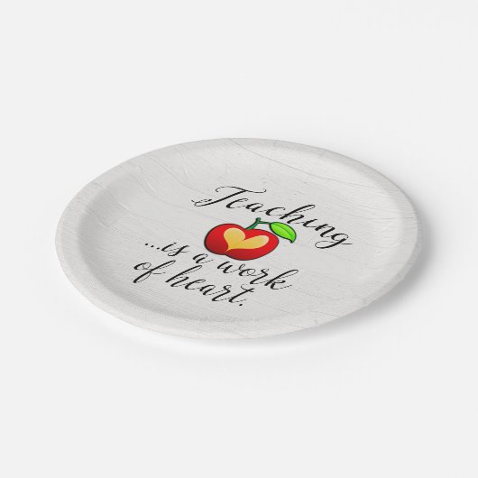 Lehren ist ein Werk des Herzlehrers Pappteller (Schrägansicht)