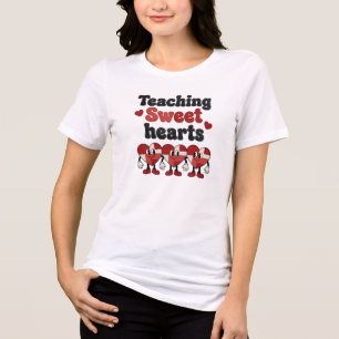 Lehrende Süßherzen Faux-Häkeln Retro-Valentinstag Tri-Blend Shirt