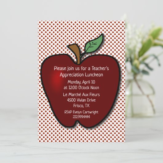 Lehrer Apple auf Polka Dots Luncheon Einladung (Stehend Vorderseite)