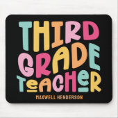 Lehrer der dritten Klasse Farbiger Text Mousepad (Vorne)