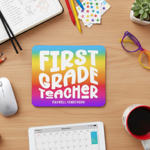 Lehrer der ersten Klasse Typografie Regenbogen Omb Mousepad