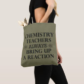 Lehrer für Chemie zitieren Tasche (Von Nahem)