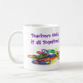 Lehrer halten sie zusammen kaffeetasse (Links)