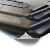 Lehrer helfen Schülern beim Labrador von Computern Poster (Ecke)