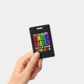 Lehrer sind für den Kindergarten bereit Ausweis (Handheld)