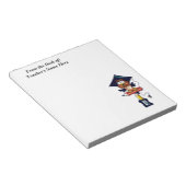 Lehrer vom Schreibtisch des Namens HIER Notizblock (angewinkelt)