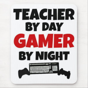 Lehrerin am Tag Gamer durch Nacht Mousepad