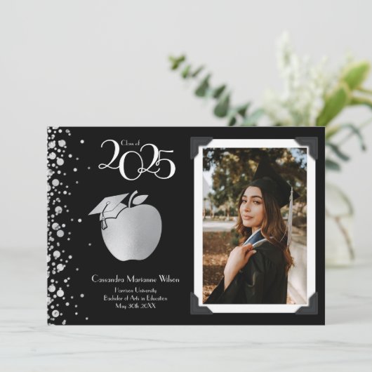 Lehrerin Bildung Silver Abschluss Black Einladung (Stehend Vorderseite)