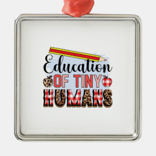 Lehrerin Bildung winziger Menschen Ornament Aus Metall