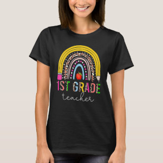 Lehrerin der 1. Klasse Süßer Regenbogen Bleistift  T-Shirt