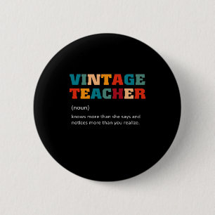 Lehrerin gibt Vintagen Lehrer ein Geschenk Button