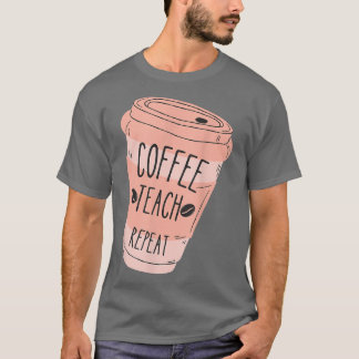 LehrerInnen bringen lustige LehrerInnen Kaffee bei T-Shirt