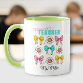 Lehrerschule Niedlich-bunt Bow Pencil Lächeln Name Tasse