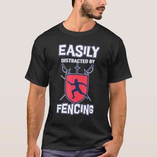 Leicht abgelenkt durch das Fencing Fencer Sport Fe T-Shirt (Vorderseite)