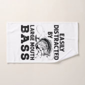 Leicht abgelenkt durch den großen Mouth Bass Fishe Handtuch (Handtuch)