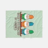 Leicht abgelenkt durch Gnomes Fleecedecke (Vorderseite (Horizontal))