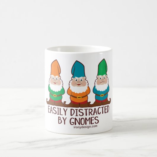 Leicht abgelenkt durch Gnomes Kaffeetasse (Mittel)