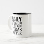 Leicht abgelenkt durch Neontetras und Kaffee Zweifarbige Tasse (Vorderseite Links)