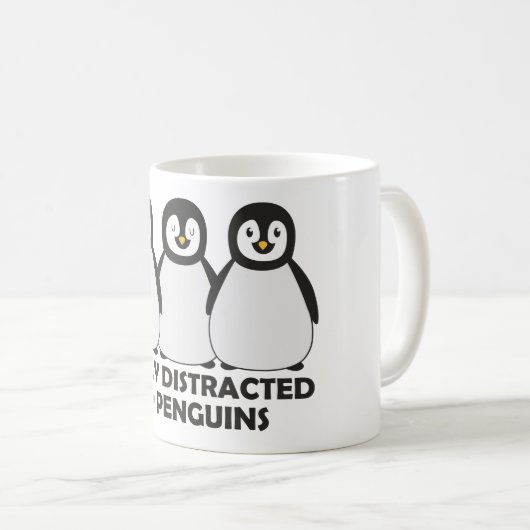 Leicht abgelenkt durch Pinguine Kaffeetasse (VorderseiteRechts)
