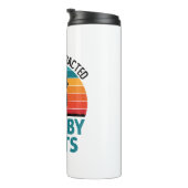 Leicht abgelenkt von Baby Goats Goat Bauer Thermosbecher (Nach rechts gedreht)