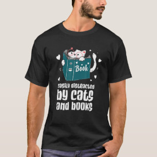 Leicht abgelenkt von Katzen und Büchern Cat and Bo T-Shirt