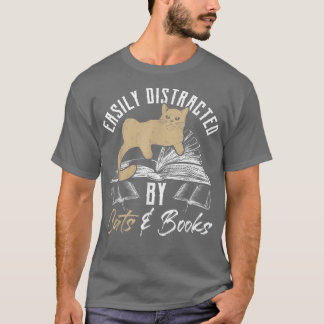 Leicht abgelenkt von Katzen und Büchern Cat & Book T-Shirt