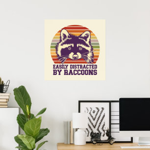 Leicht abgelenkt von Raccoons Retro Vintager Sonne Poster