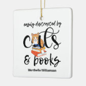 LEICHT ABGESCHLOSSEN VON KATZEN UND BÜCHERN KERAMIKORNAMENT (Links)